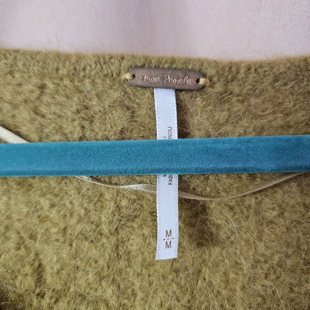 Free People Cropped Popcorn Mustard Yellow Sweater Alpaca / Nylon Blend - Picture 4 of 14